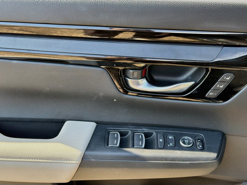 Used 2025 Honda CR-V EX-L image 19