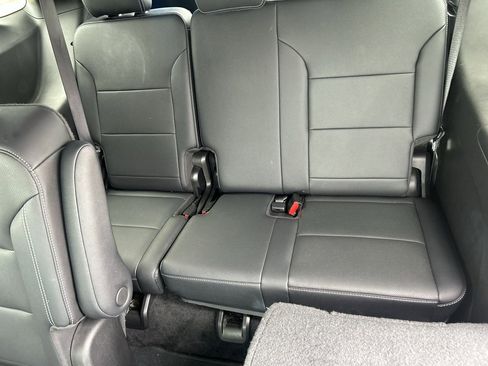 Used 2025 Chevrolet Traverse LT image 10