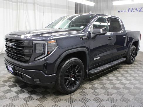 Used 2025 GMC Sierra 1500 Elevation w/ Elevation Premium Package AWD/4WD image 7