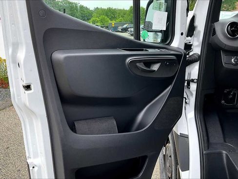 New 2025 Mercedes-Benz Sprinter 2500 image 12