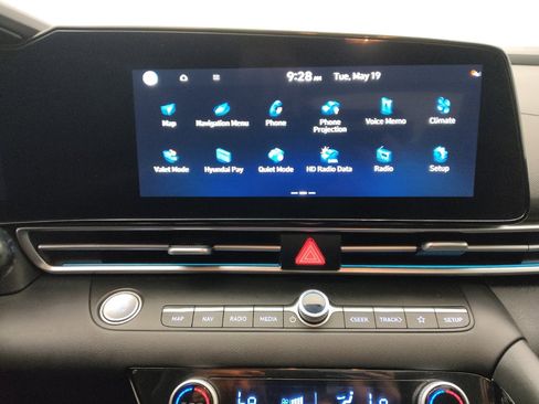 Used 2025 Hyundai Elantra SEL FWD image 25