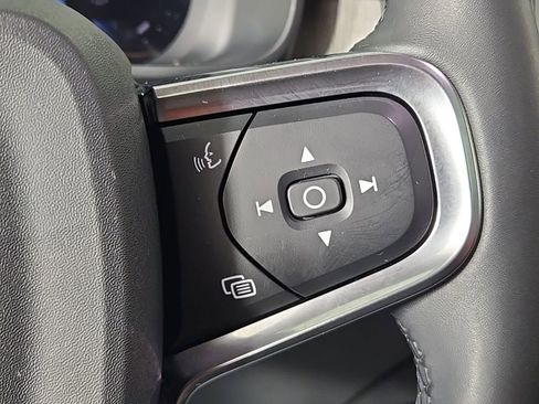 Certified 2023 Volvo XC40 B5 Plus w/ Climate Package AWD/4WD image 32