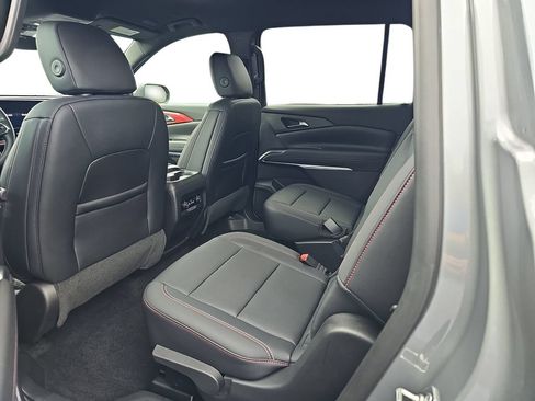 Used 2025 Chevrolet Traverse Z71 AWD/4WD image 14