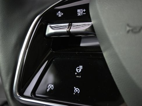 New 2025 Cadillac Lyriq Luxury image 30