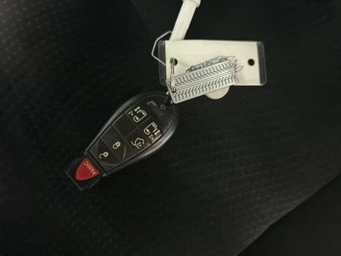 Used 2014 Dodge Grand Caravan SXT FWD image 28