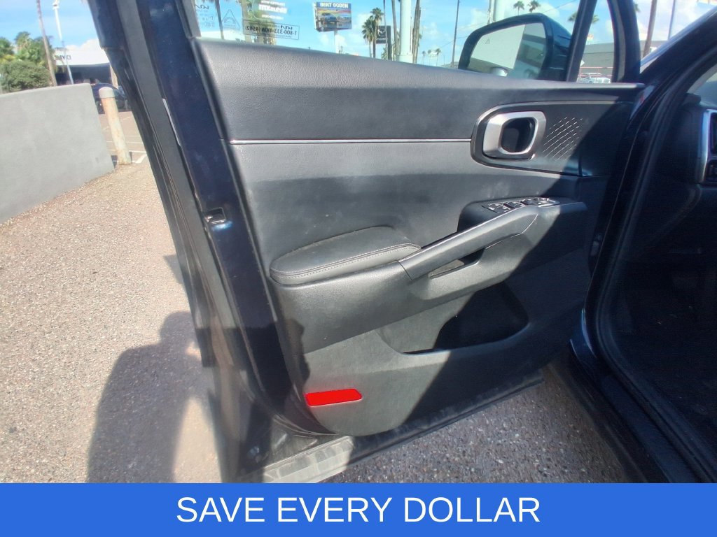 Used 2024 Kia Sorento EX AWD/4WD image 9
