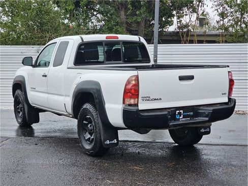 Used 2015 Toyota Tacoma 4x4 Access Cab V6 w/ Convenience Package image 3