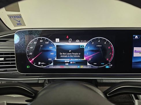 Used 2025 Mercedes-Benz GLS 450 4MATIC image 30