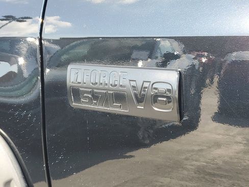 Used 2021 Toyota Tundra SR5 w/ Trail Edition image 9