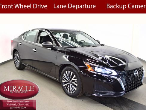 Used 2025 Nissan Altima 2.5 SV FWD image 1