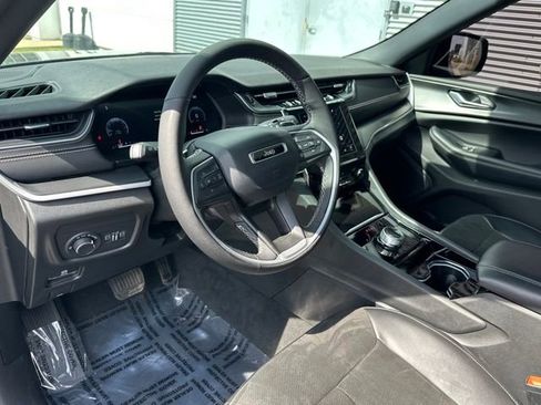Used 2023 Jeep Grand Cherokee Altitude AWD/4WD image 33