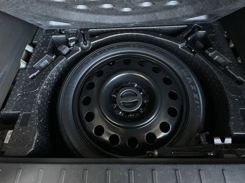 Used 2017 GMC Terrain SLE image 24