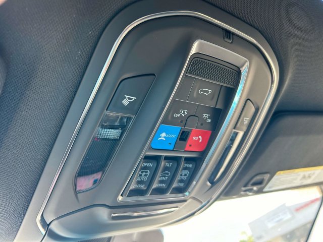 New 2026 Jeep Grand Cherokee Limited AWD/4WD image 36