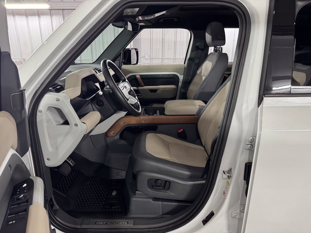 Used 2023 Land Rover Defender 110 X-Dynamic SE AWD/4WD image 46