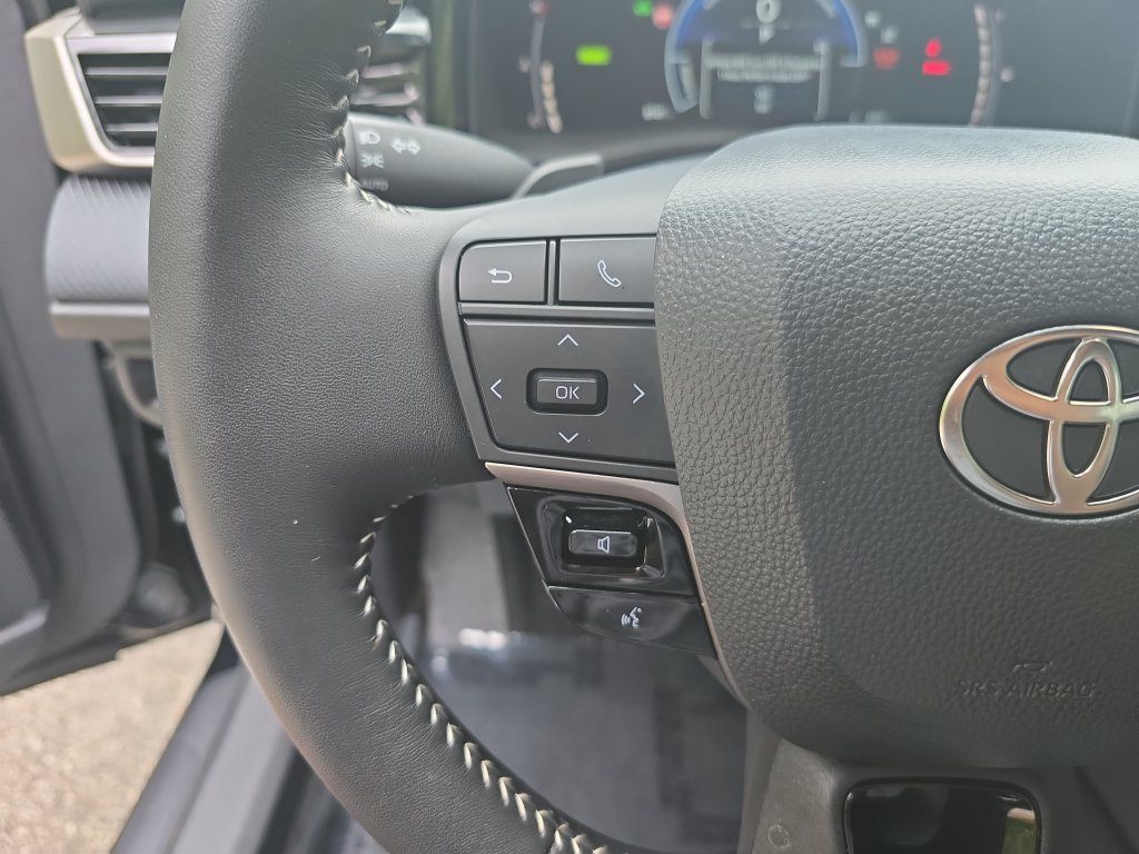 Used 2026 Toyota Camry SE w/ Multimedia Upgrade Package FWD image 19