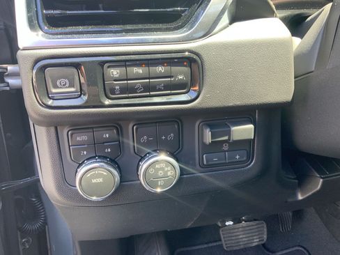 New 2026 GMC Yukon Elevation w/ Elevation Premium Package AWD/4WD image 19