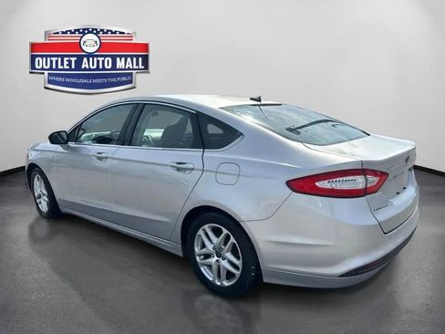 Used 2014 Ford Fusion SE FWD image 5
