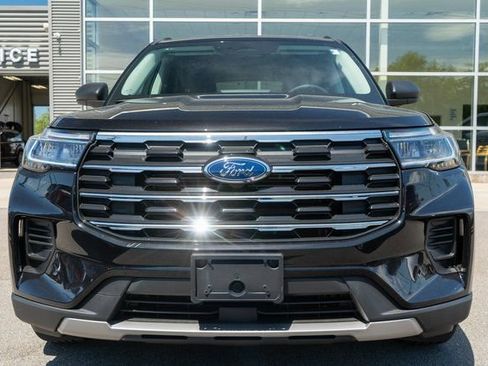 New 2026 Ford Explorer Active AWD/4WD image 3