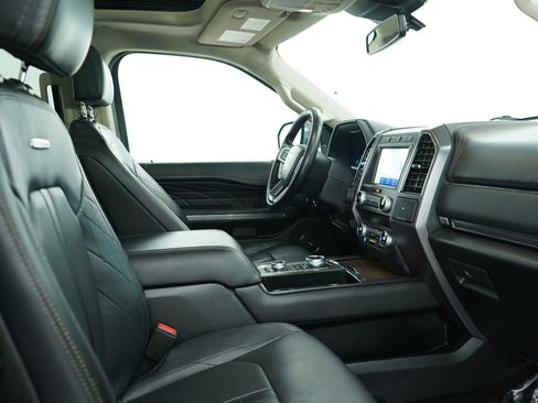 Used 2021 Ford Expedition Platinum image 12