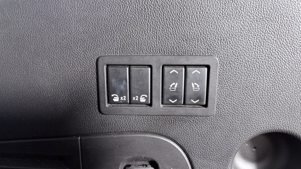 Used 2015 GMC Yukon SLT w/ Open Road Package AWD/4WD image 14