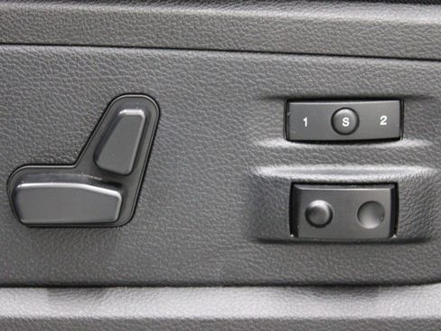 Used 2013 RAM 1500 Laramie w/ Convenience Group image 17