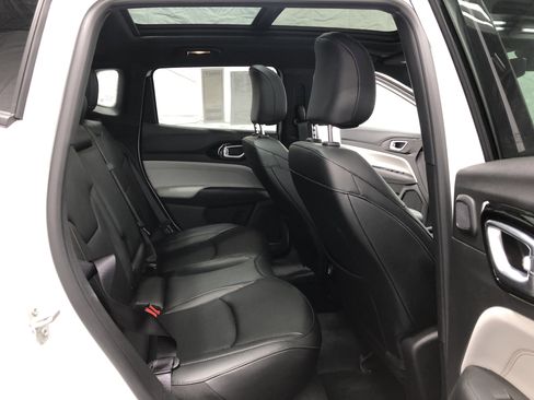 Certified 2024 Jeep Compass Limited w/ Sun and Sound Group image 11