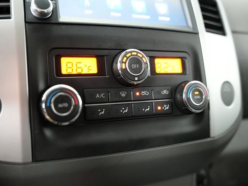 Used 2021 Nissan Frontier SV w/ Midnight Edition Floor Mats image 21