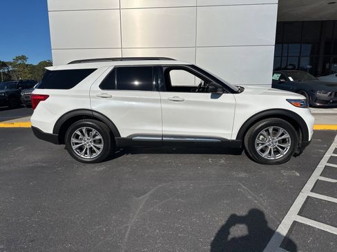 Used 2023 Ford Explorer XLT w/ Equipment Group 202A image 2