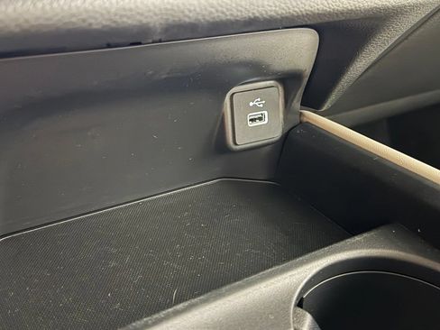 Used 2024 Honda HR-V LX image 8