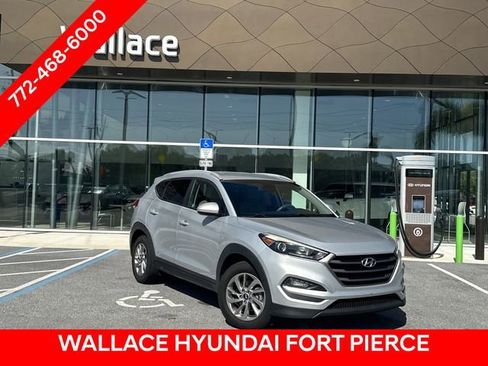Used 2016 Hyundai Tucson SE w/ Option Group 02 FWD image 1