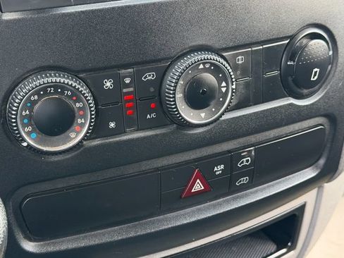 Used 2015 Mercedes-Benz Sprinter 2500 image 20