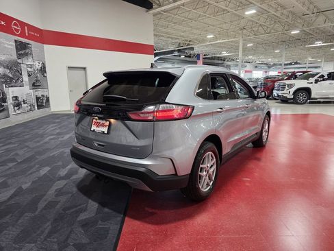 Used 2024 Ford Edge SEL w/ Convenience Package image 3