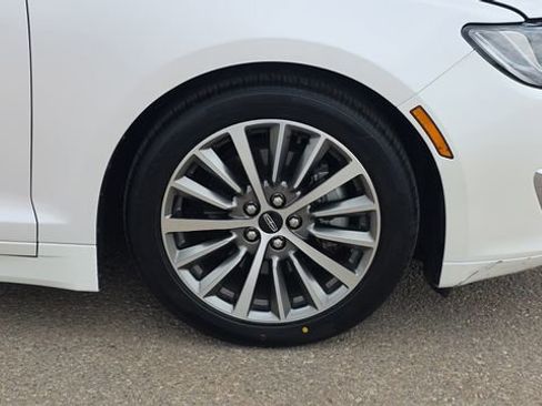 Used 2020 Lincoln MKZ w/ Convenience Package image 32