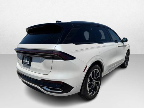 Certified 2024 Lincoln Nautilus Reserve AWD/4WD image 5