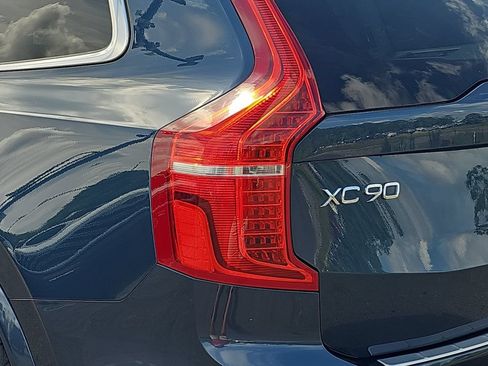 Used 2022 Volvo XC90 T6 Momentum w/ Advanced Package AWD/4WD image 35