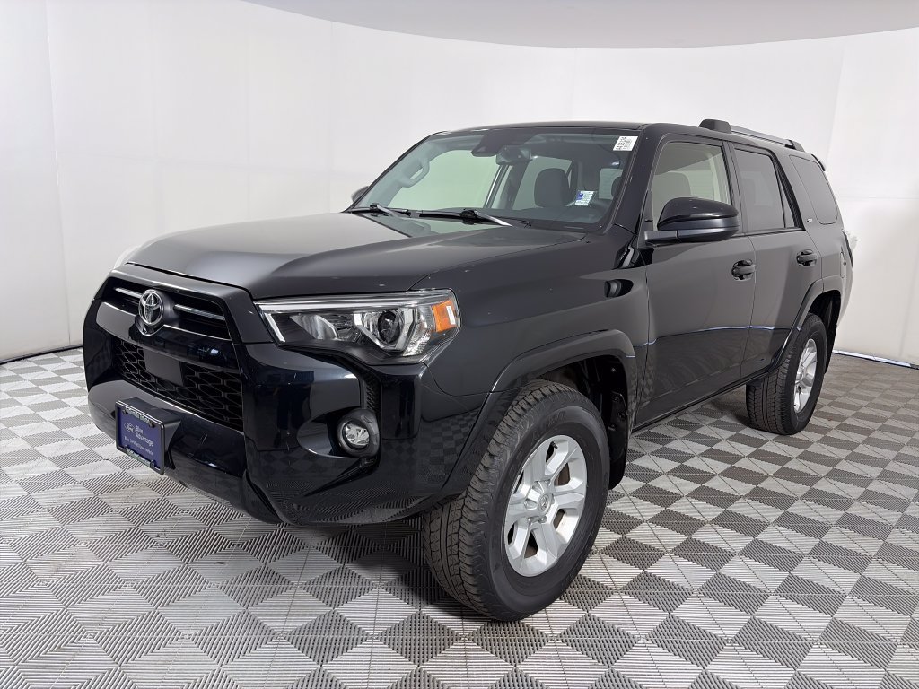 Used 2022 Toyota 4Runner SR5 AWD/4WD image 3