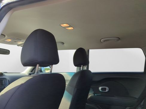 Used 2018 Kia Soul FWD image 16