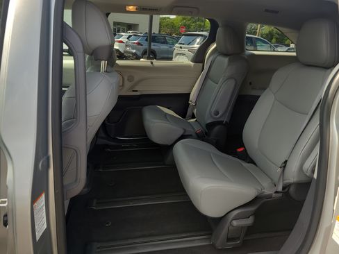 Certified 2023 Toyota Sienna XLE AWD/4WD image 28