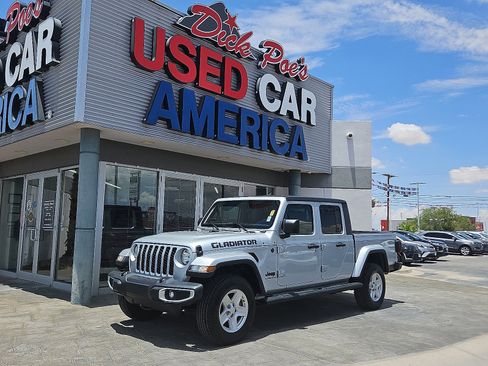 Used 2023 Jeep Gladiator Sport image 1