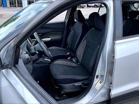 Used 2018 Nissan Kicks SV FWD image 18