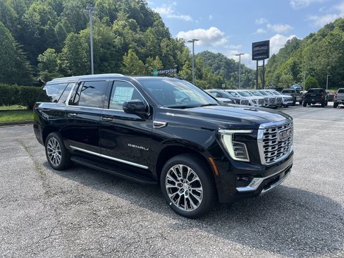 New 2026 GMC Yukon XL Denali AWD/4WD image 3