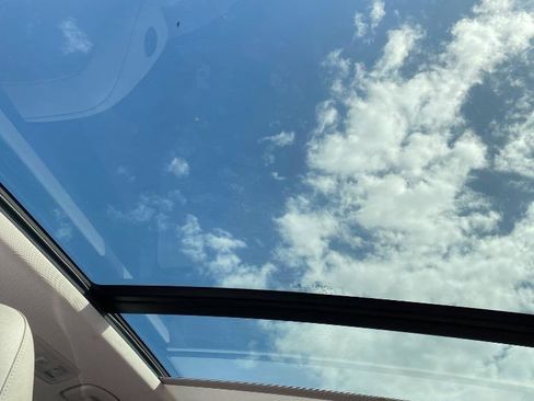 Used 2020 Volkswagen Tiguan SE w/ Panoramic Sunroof Package FWD image 35