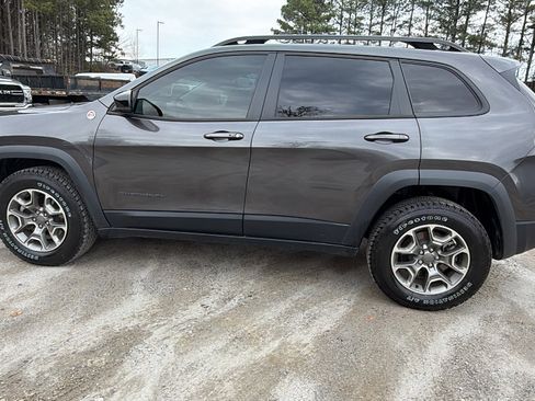 Used 2022 Jeep Cherokee Trailhawk w/ Sound & Nav Group image 11