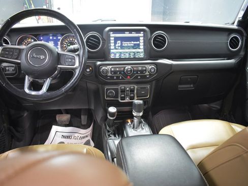 Used 2021 Jeep Gladiator Overland w/ Popular Equipment Package AWD/4WD image 13
