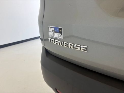 Used 2023 Chevrolet Traverse LS FWD image 22