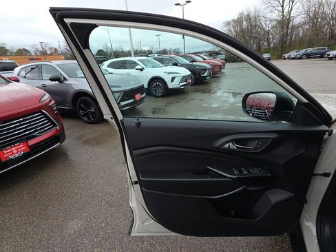 New 2026 Chevrolet Trax RS image 12