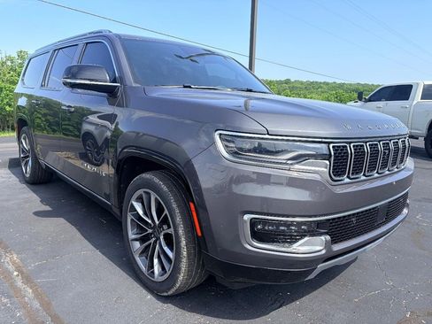 Used 2023 Jeep Wagoneer L Series III w/ Premium Group I AWD/4WD image 5