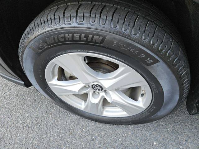 Used 2021 Toyota Highlander L FWD image 10