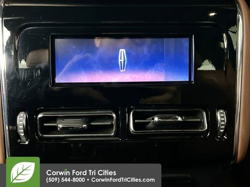 Used 2025 Lincoln Aviator Reserve w/ Equipment Group 201A AWD/4WD image 32