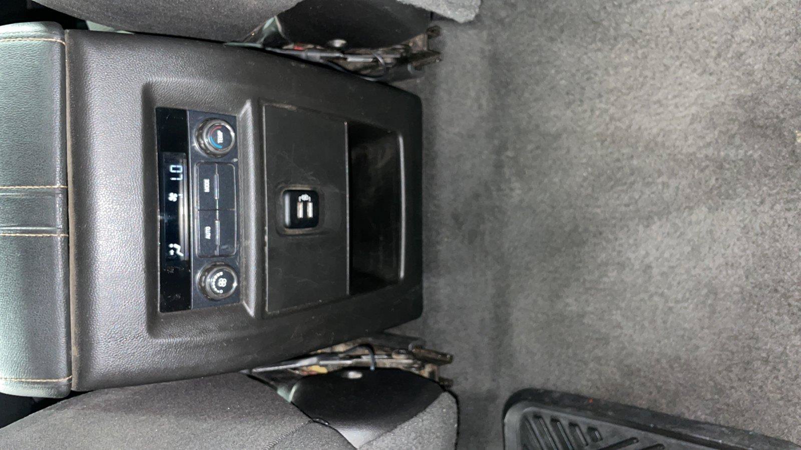 Used 2018 Chevrolet Traverse LT FWD image 24